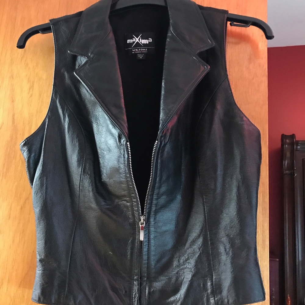 Wilsons leather zip up sleeveless top